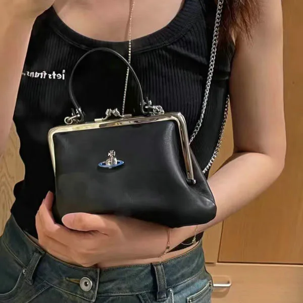 Vivienne-Westwood-Granny-frame-%E9%8C%A2%E5%8C%85-17.webp